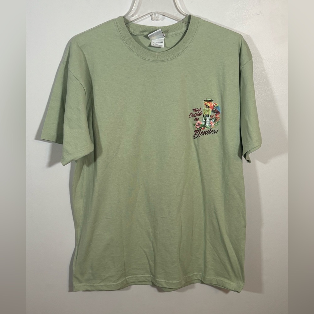 Goin’ Coastal Think Outside the Blender Drinking Tee Men’s Large Green Graphic